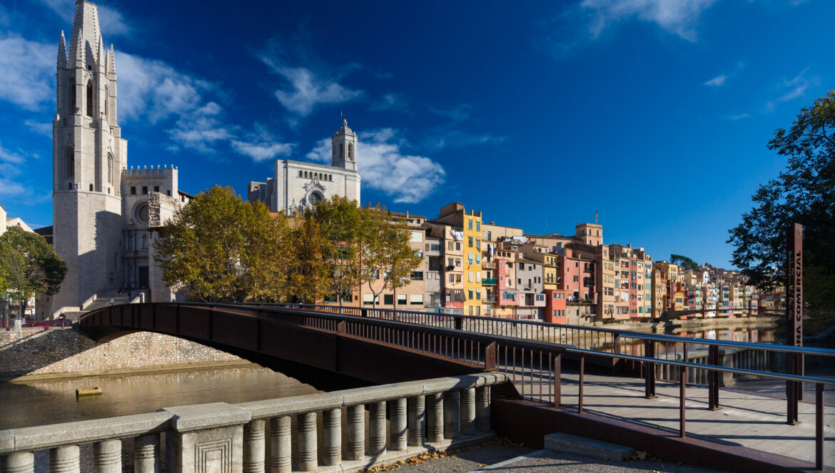 Imatges del riu onyar i la Catedral de Santa Maria, com de Sant Feliu a Girona.