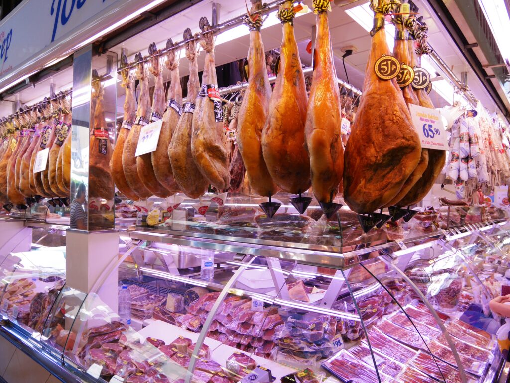 ボケリア市場に並ぶ様々な食材